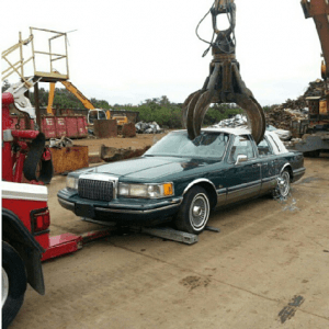 Salvage company cash for cars in Largo